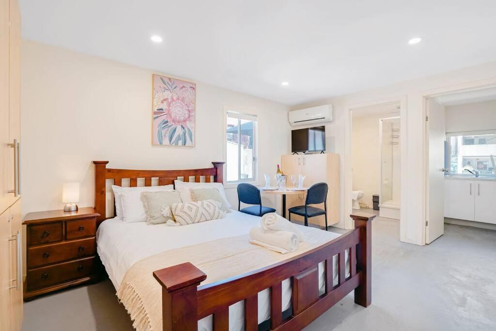 Fitzroy Studio central location #169, Melbourne