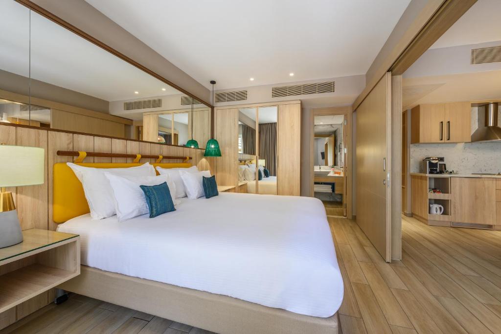 Isrotel Royal Garden All Suites Hotel