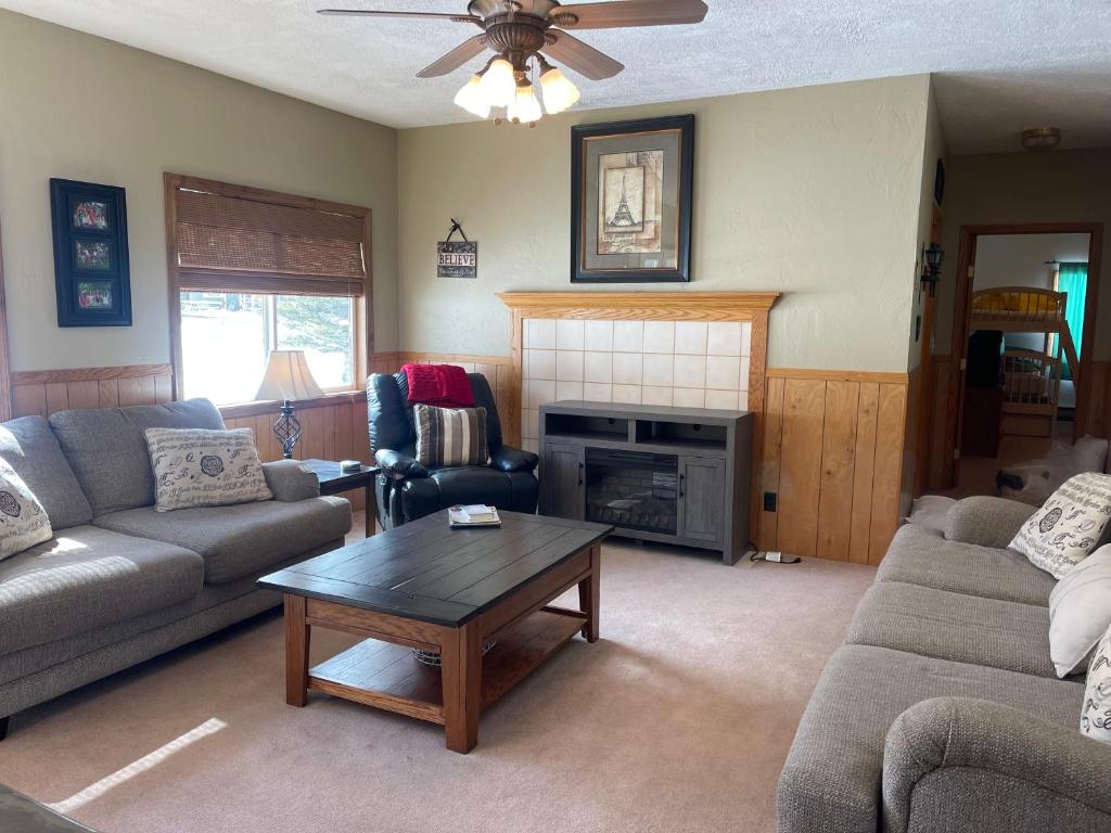 Making Memories, Red River