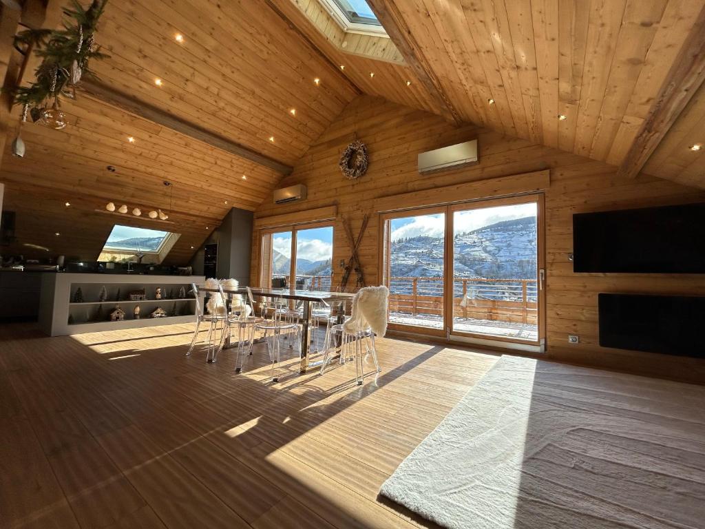 Splendide appartement style chalet classé 4 étoiles, terrasse face à la montagne - 2