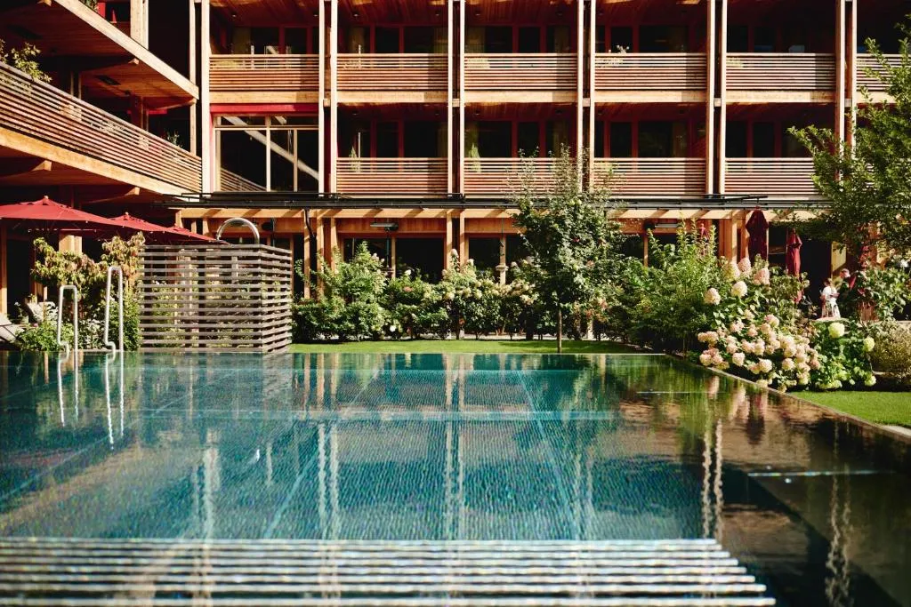 MalisGarten Green Spa Hotel，位于齐勒河谷采尔的酒店