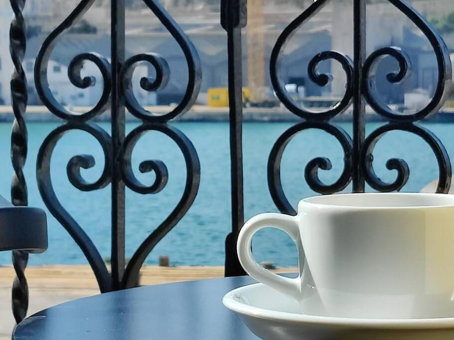 Deck 3 Savynomad Harbour Residences wow Views, Cospicua