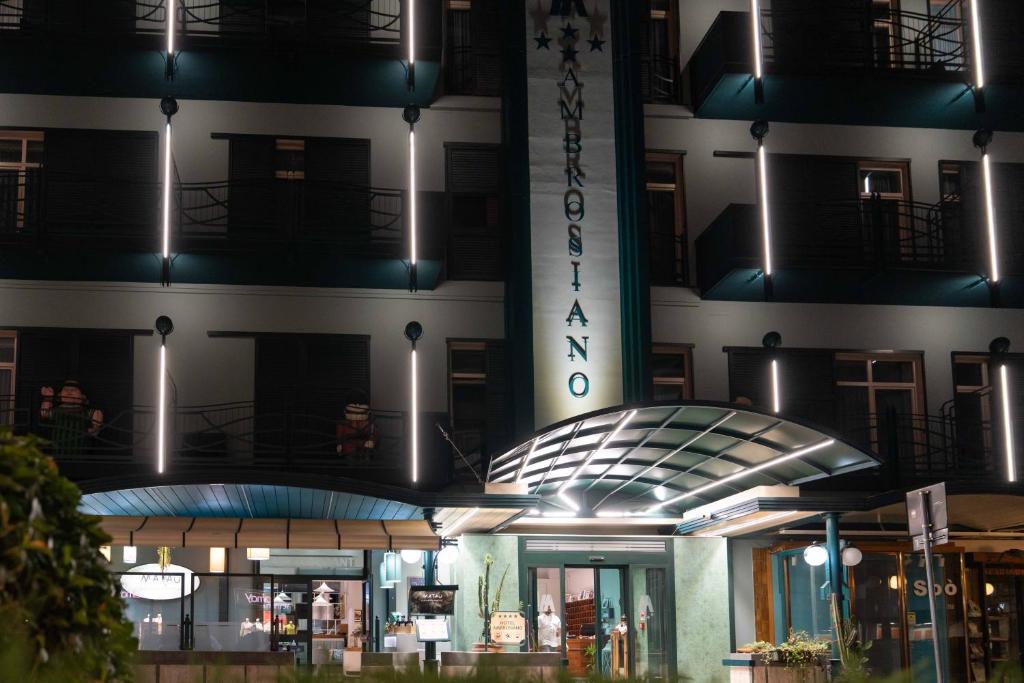 Hotel Ambrosiano - 1