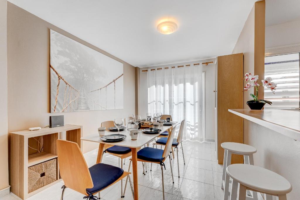 100m to a beach Spacious apartm, Playa de San Juan