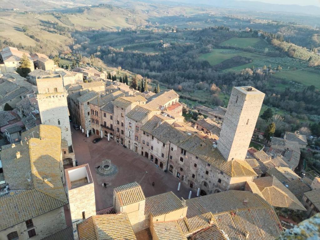 APPARTAMENTO CISTERNA 33, San Gimignano