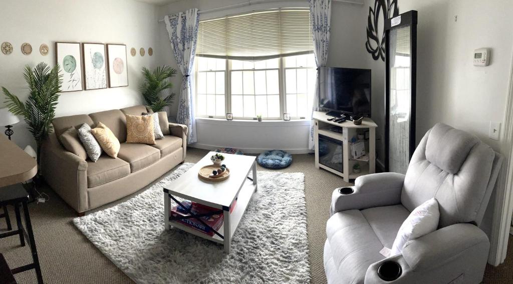 Gorgeous New Zen Suite Sleeps 4-Ski On Off Jiminy, Hancock