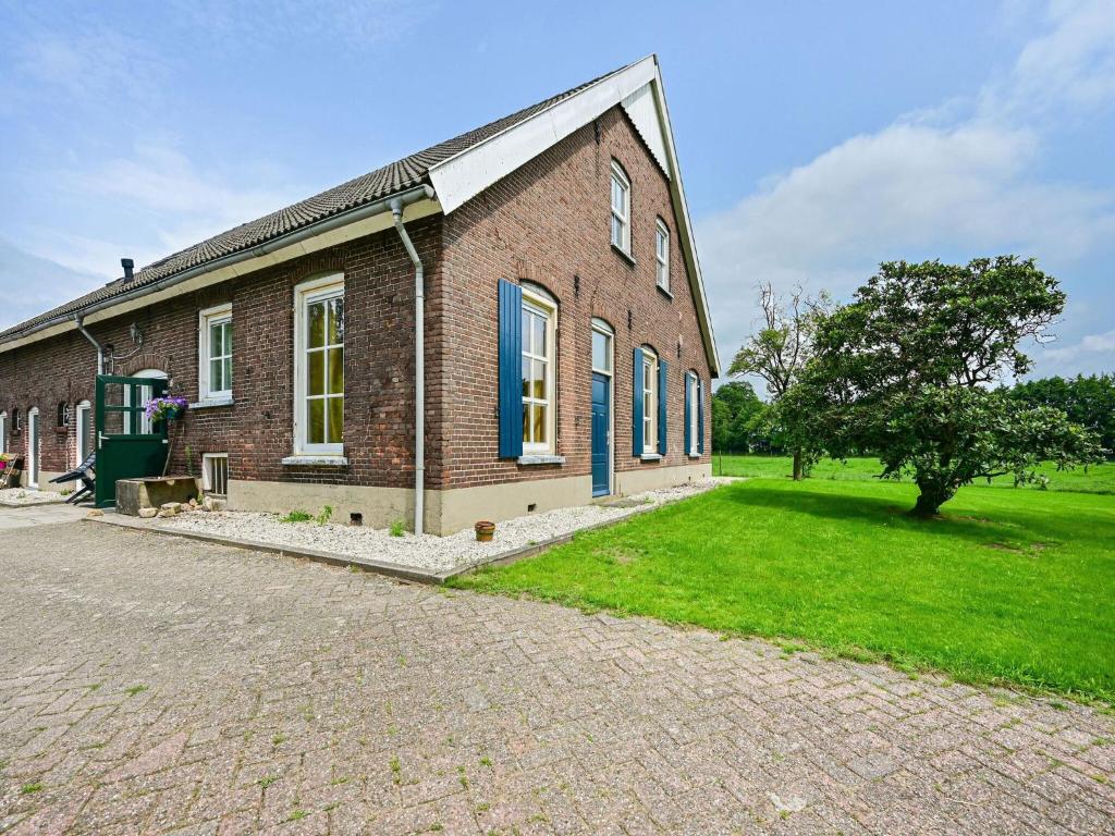 Farmhouse in De Heurne near the forest