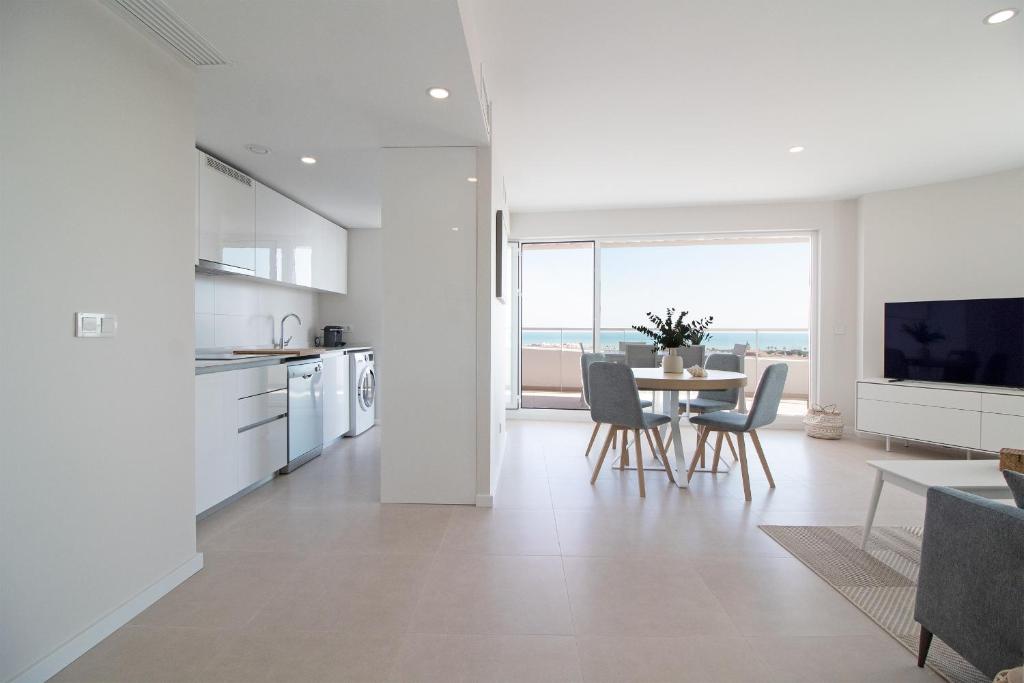 Moderno apartamento con vistas a la costa mediterranea en Gran Canet - 3