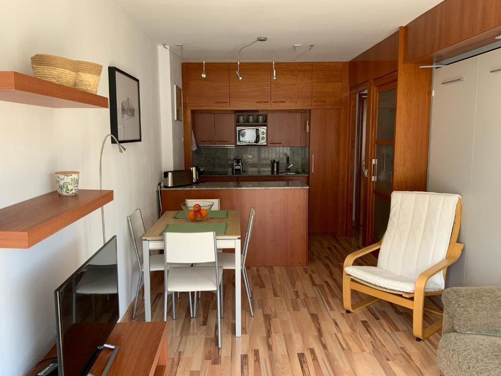 LETS HOLIDAYS Quiet apartment with pool in tossa - 2