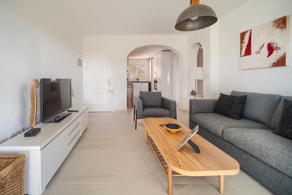 31 Miraflores Jardin B, gorgeous views, pool, Wifi - 5
