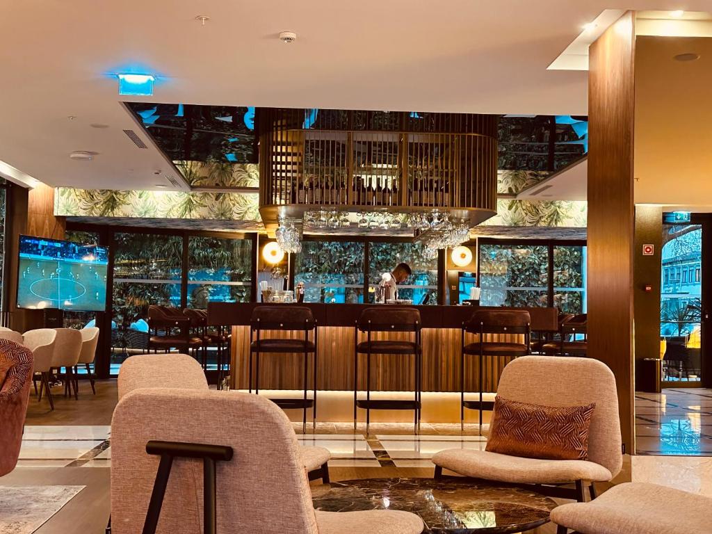 Bar/lounge