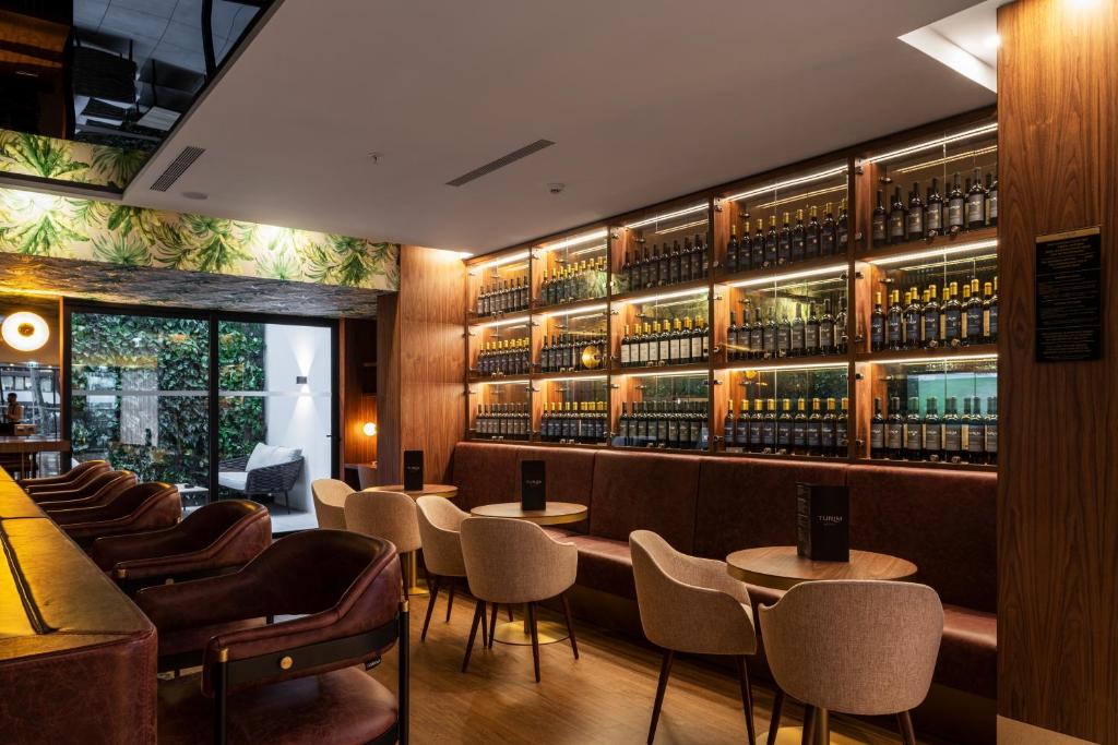 Bar/lounge
