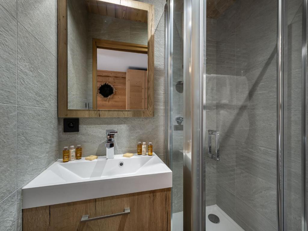Charmant T4 à Courchevel 1650, proche piste, parking et WiFi - FR-1-563-13 - 5