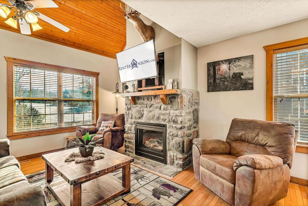 Bear Cabin Getaway, Reeds Spring