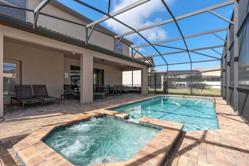 Spacious Villa! Free Arcade, Themed, Pool, Spa, Kissimmee