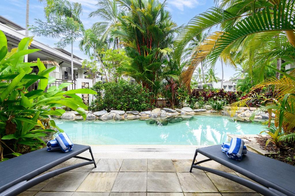 Port Douglas Private Apartments in Temple photo