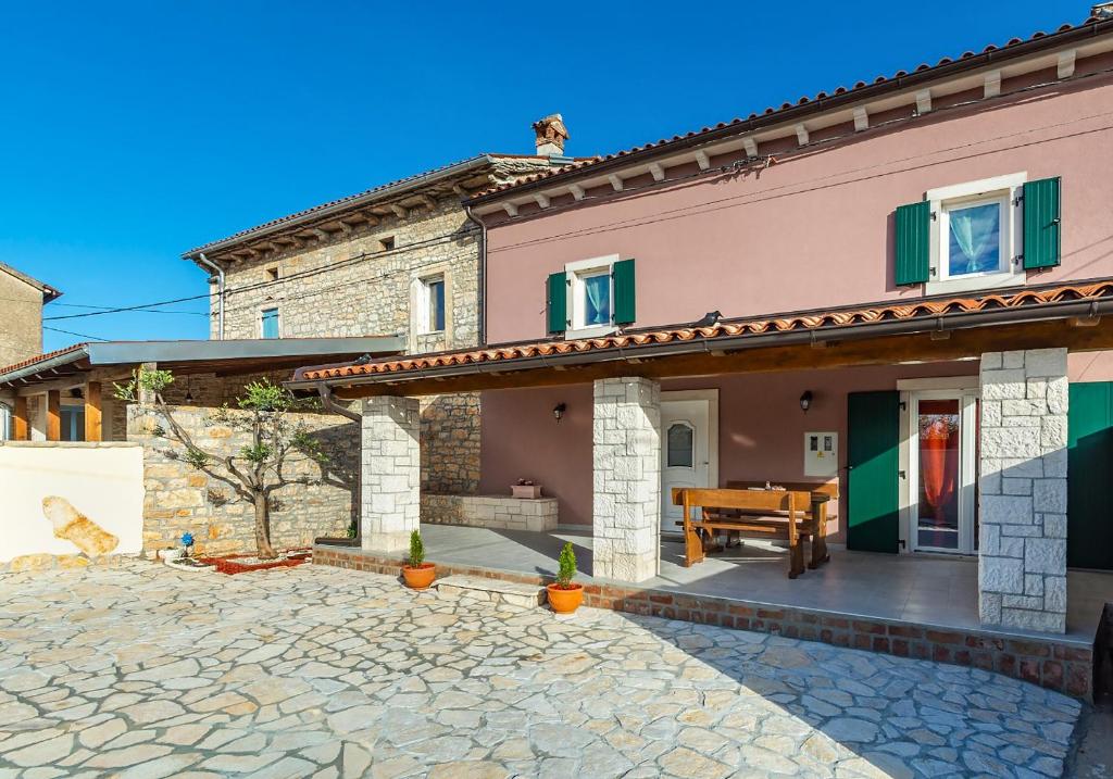 Family friendly house with a swimming pool Butkovici, Central Istria - Sredisnja Istra - 20751, Svetvinčenat