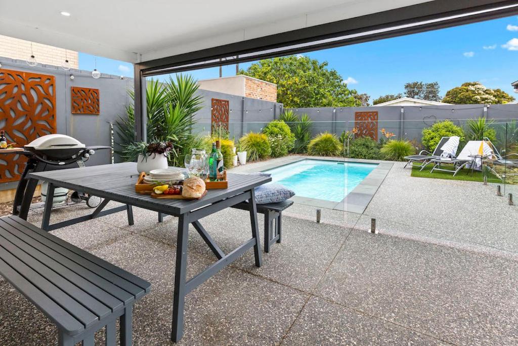 The Little Distillery, Safety Beach