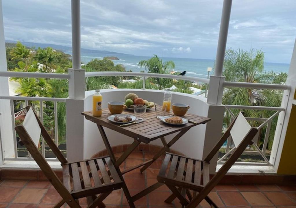 Studio le pipiri piscine vue mer residence securisee, La Trinité