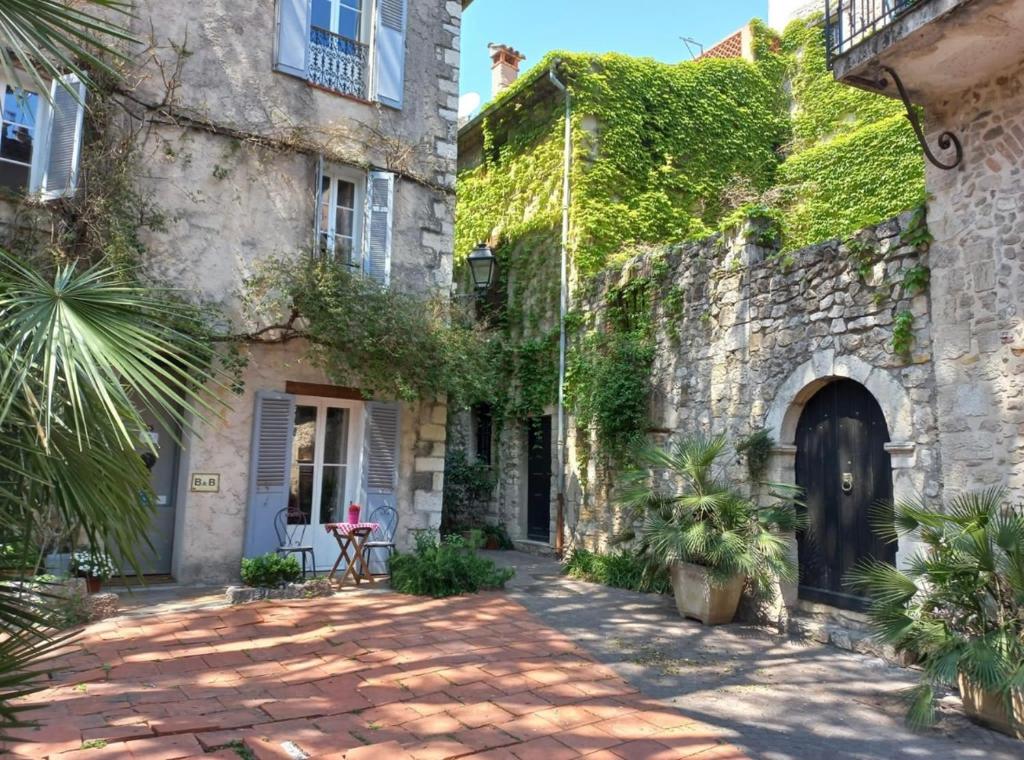 Studio au cœur du Vieil Antibes - 2