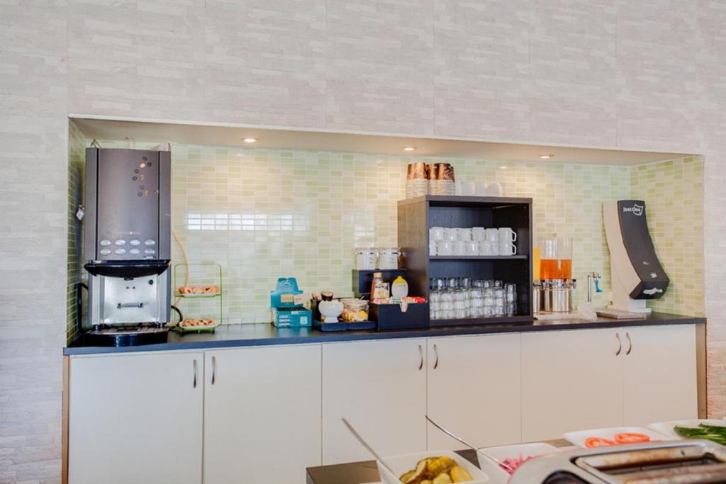 Best Western Capital Hotel Photo 29