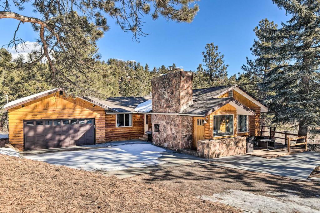 Cozy Mountain Escape Pet-Friendly Bailey Cabin