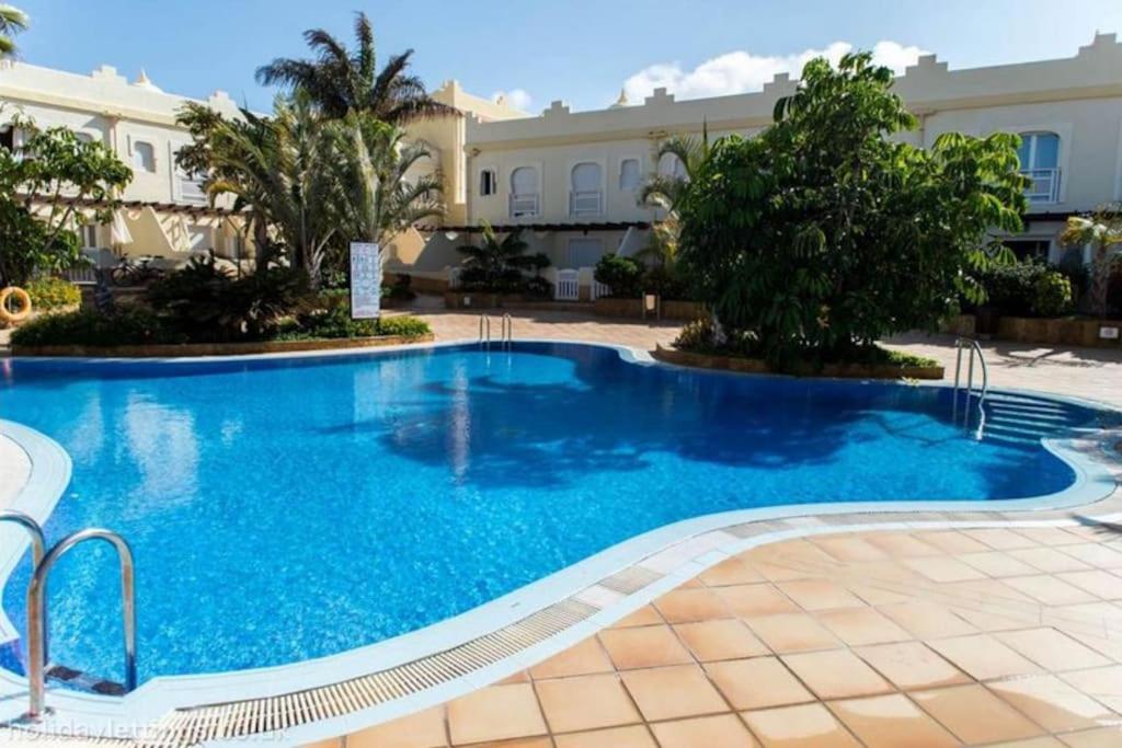 Casa Donn - El Sultán 63 - luxury 3 bed Villa with fast fibre internet, Corralejo