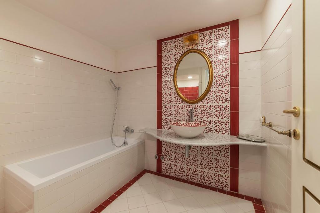 GuestHost - Palazzo Altieri Elegant Apartment - 5
