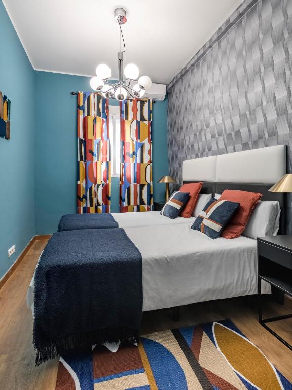 Beautiful Room in Heart of Madrid