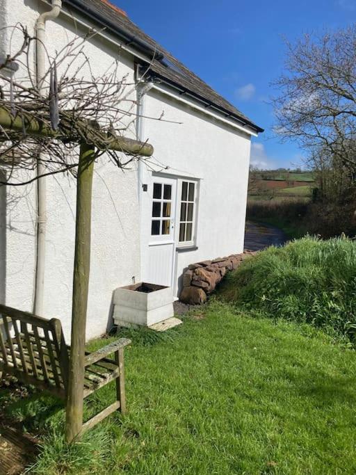 Rural Devon retreat in stunning Exe Valley., Exeter