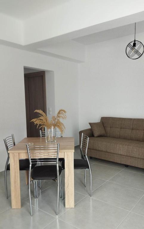 Calm Rooms, Agioi Apostoloi