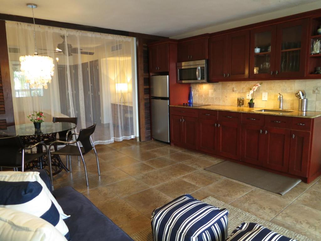 Luxury Beachfront King Suite on Sapphire Beach II, Red Hook 2024