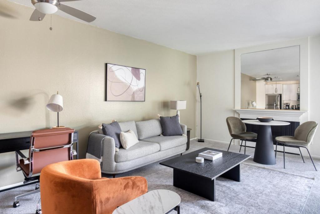 Pasadena 1BR w Gym Pool nr Colorado Ave LAX-862, Pasadena