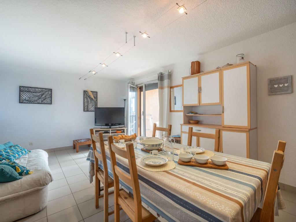 Apartment Les Maisons de l'Océan-9 by Interhome - 2