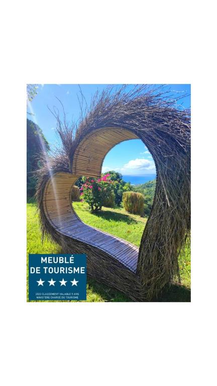 Gîte 4 étoiles, la Vieille Sucrerie St Claude Guadeloupe, Jacuzzi Spa privatif, vue exceptionnelle sur la mer des Caraïbes, Basse-Terre