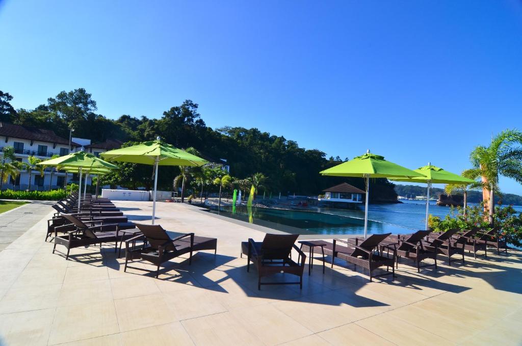 Swimming pool, Kamana Sanctuary Resort and Spa in Subic (Zambales)