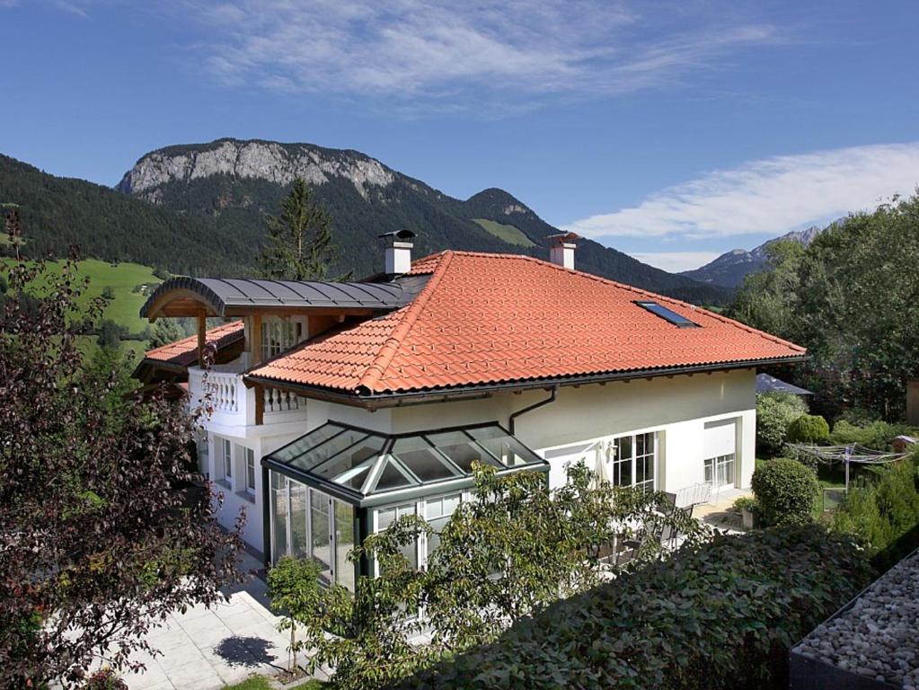 Haus Schrettl Hintergrunholz photo
