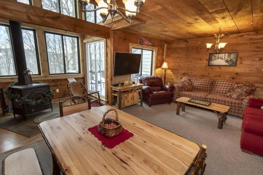 Seven Springs - Swiss Mountain 3 Bedroom Standard Condo, Near Golf Course condo, Champion