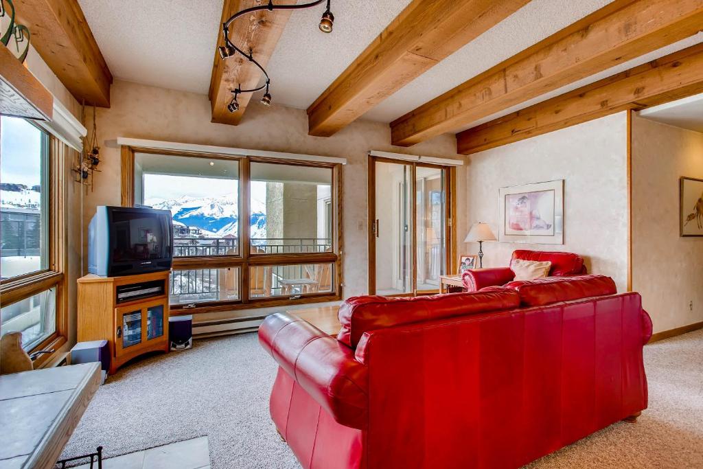 2 Br With Views Of Wood Creek & Mountains Condo 전경