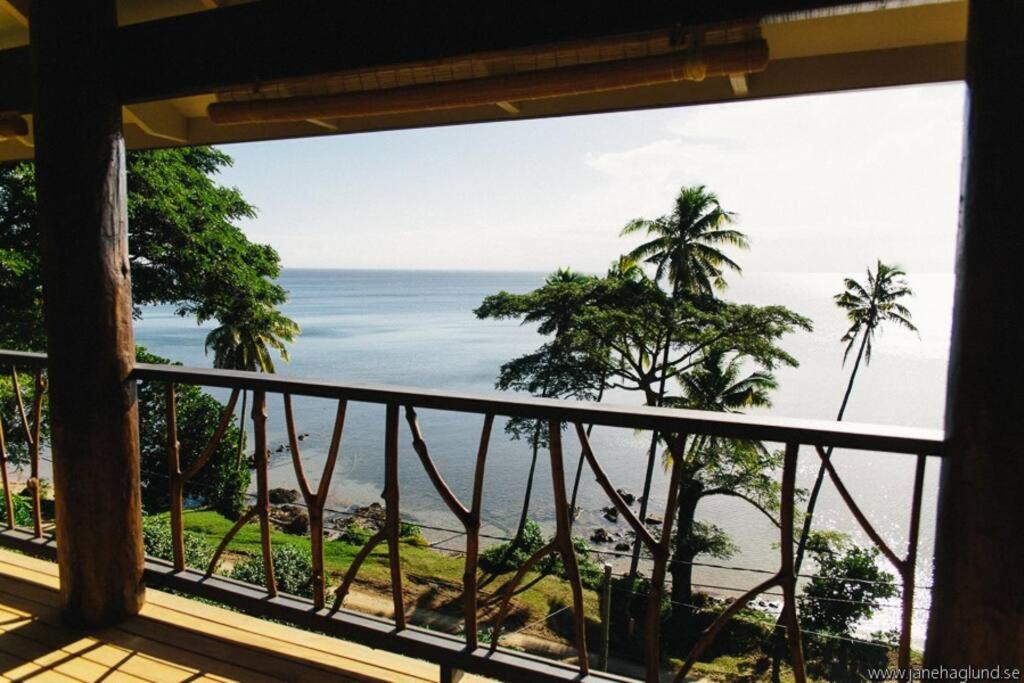 Beachfront Villa - Pod House, Private Plunge Pool, Savusavu