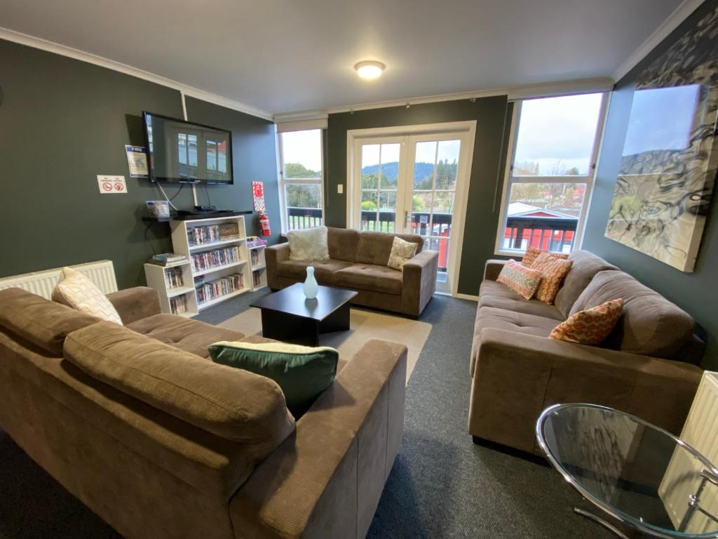 ห้องส่วนกลางสำหรับนั่งเล่น/ดูทีวี