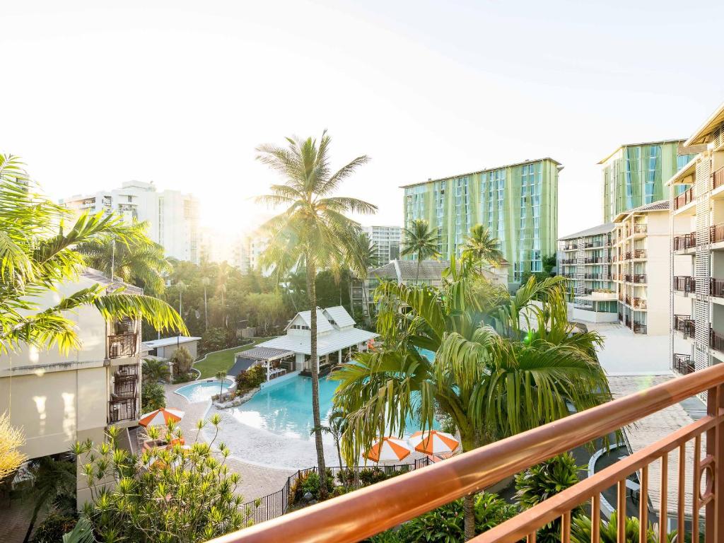 โนโวเทลเคิร์นโอเอซิสรีสอร์ท (Novotel Cairns Oasis Resort)