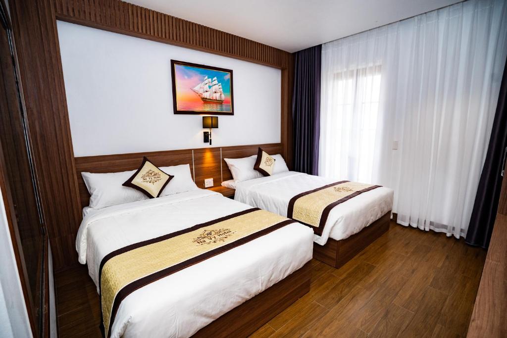 Navy Hotel