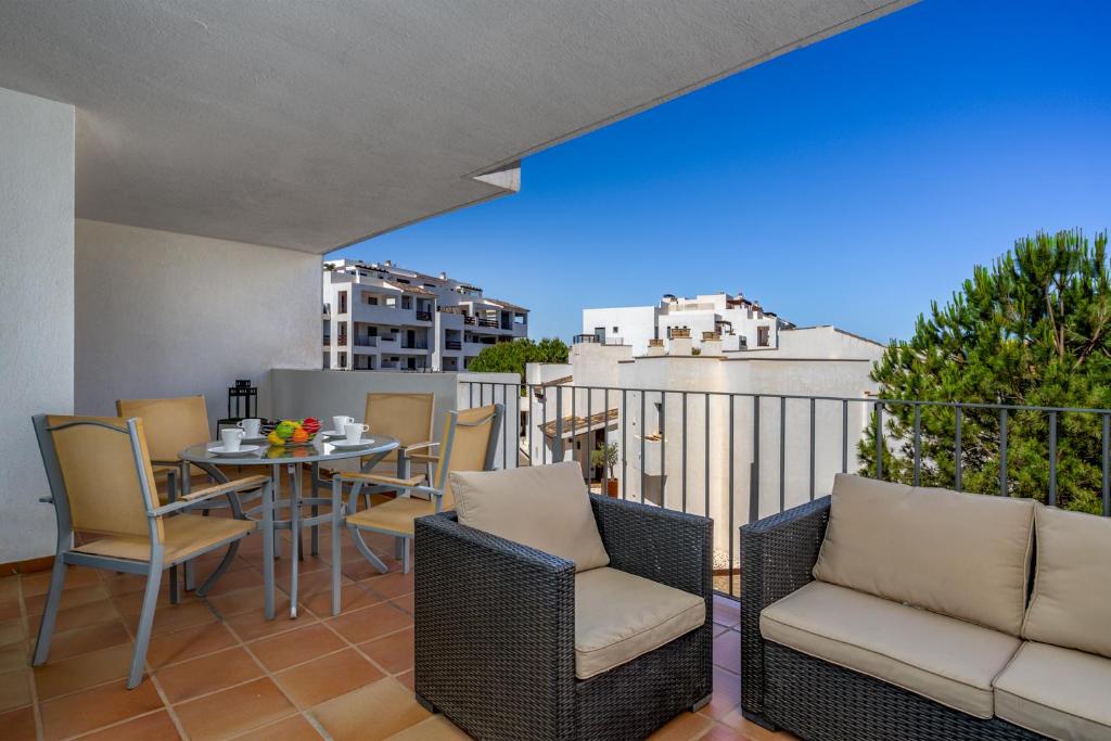Alamar apt with pool by Costarentals - Ref 97, La Cala de Mijas