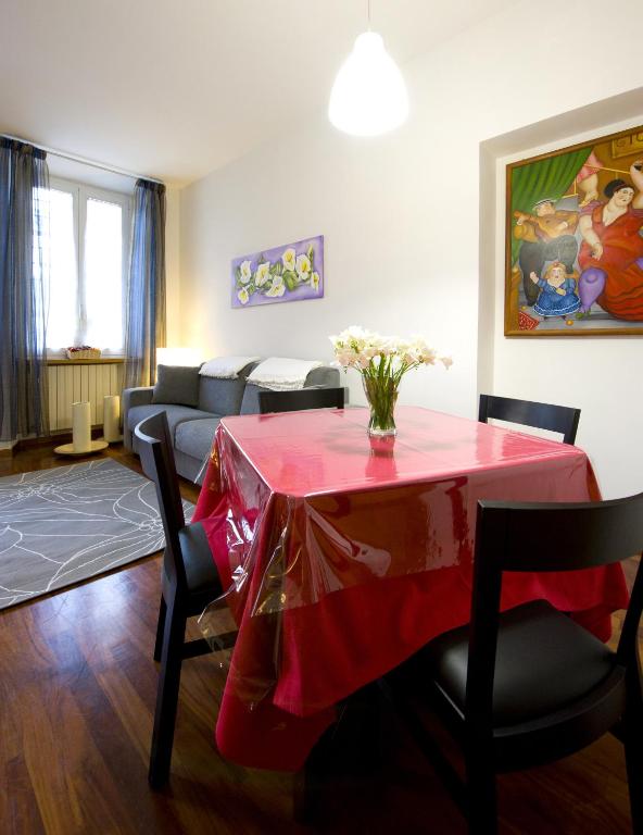 Corner House - 3