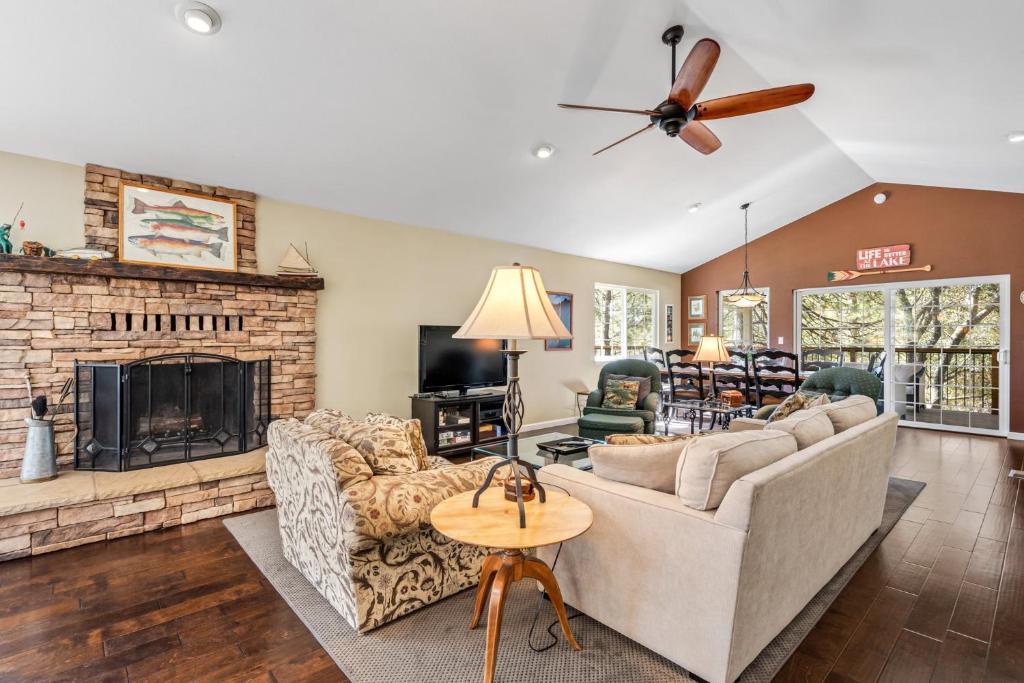 Lake View Oasis - Pet-Friendly Home with 2 Decks home