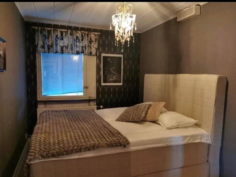 Own private room in a big house!, Luleå