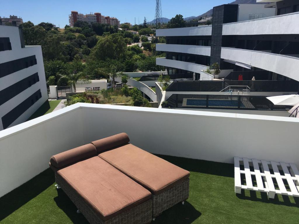 central bright apartment, community pool and own private pool on splendid terrace, garage, beach 900m, mountains 200m - 5