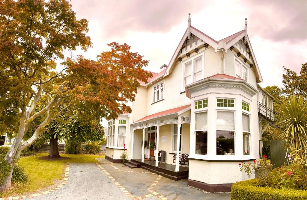 The Vicarage Boutique Bed and Breakfast Oamaru photo