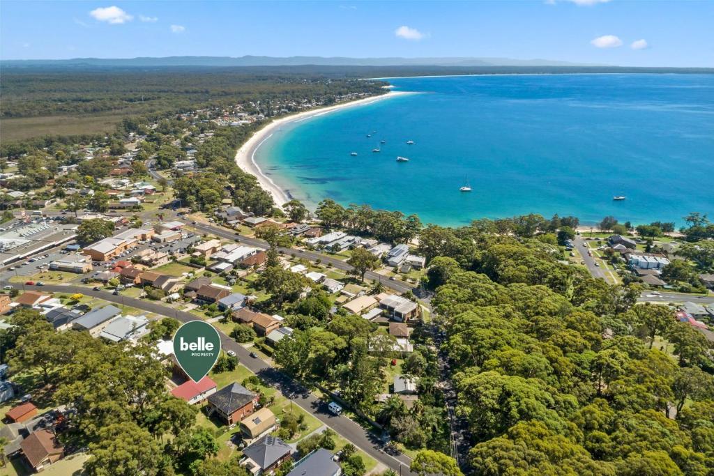 Keepin it Reel - Belle Escapes Jervis Bay, Vincentia